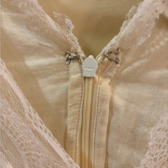 Candela Maggie Top in Off White - Picture 7 of 9